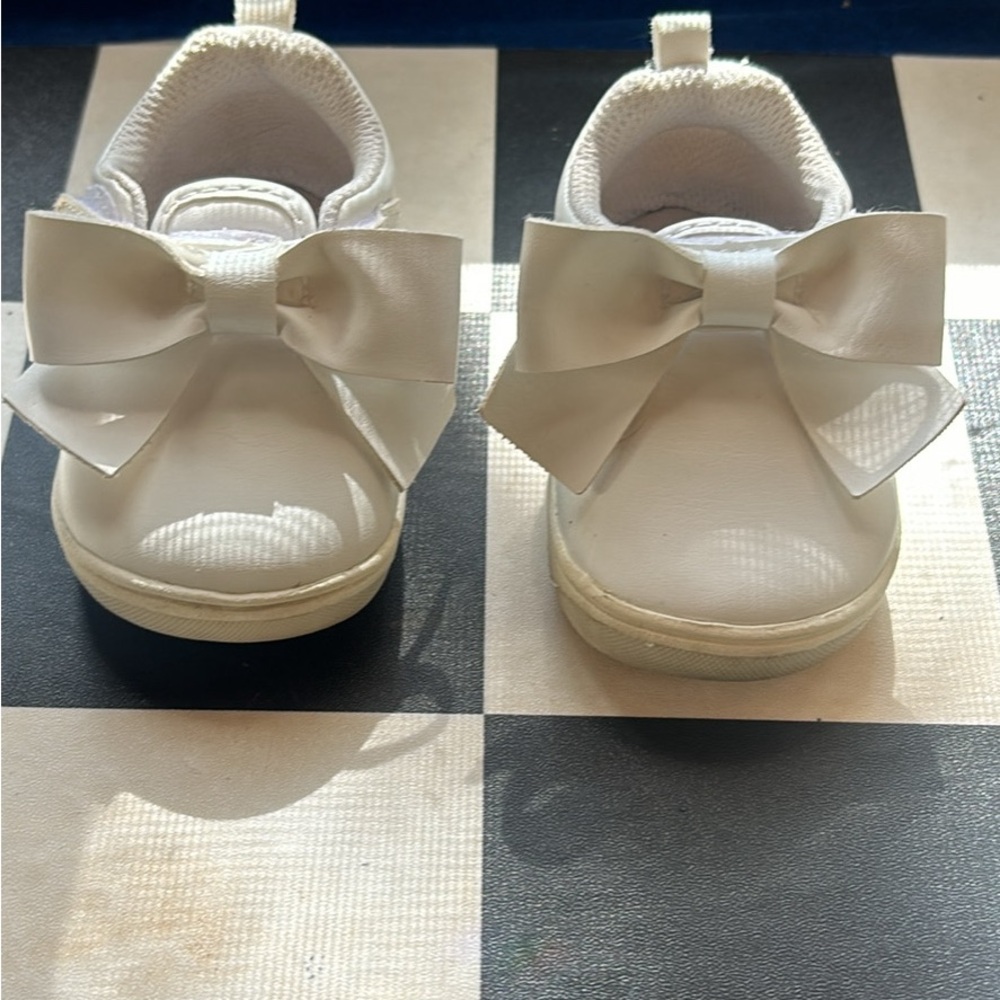 Stride Rite White Dress Shoes with Bow